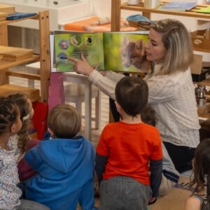 ambiance-3-6-ans-temps-lecture-ecole-montessori-epinal